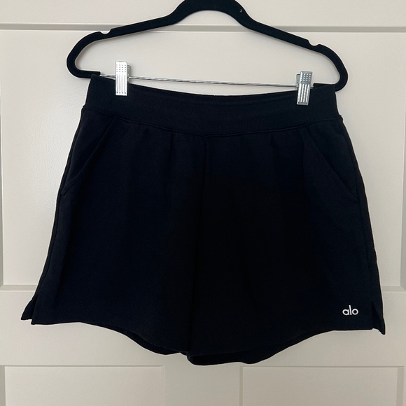 Alo - Low Key Sweat Short - Black - Size M - Picture 4 of 6